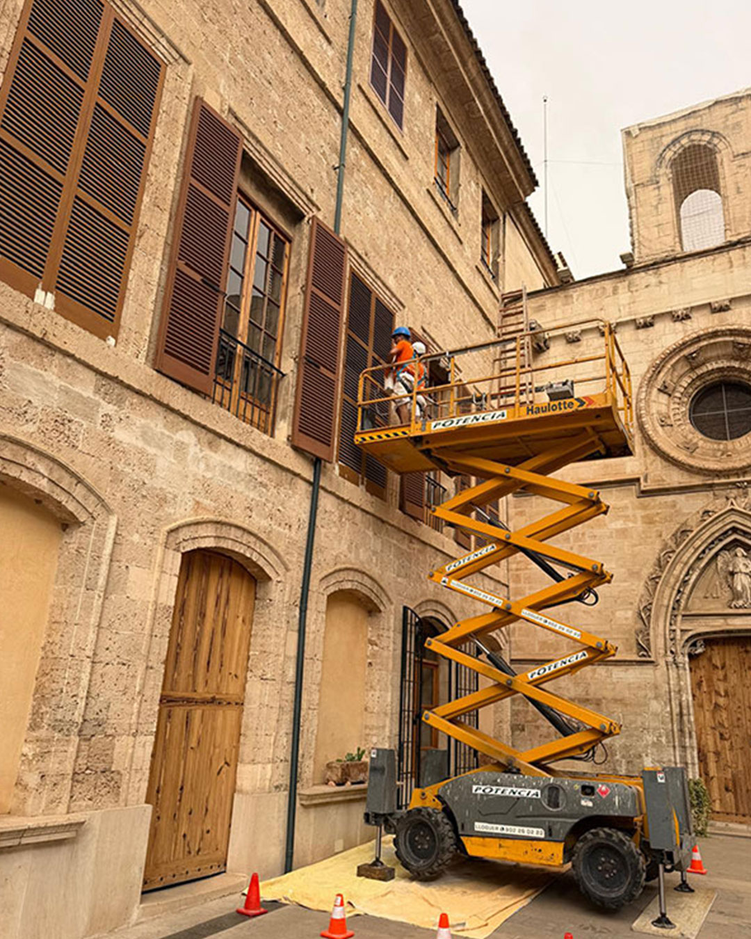 restaurar puertas mallorquinas consolat de mar